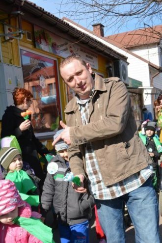 „Witamy Cię Wiosno” – Kubusiowi Przyjaciele Natury zorganizowały happening [ZDJĘCIA] - zdjęcie #5 - eOstroleka.pl