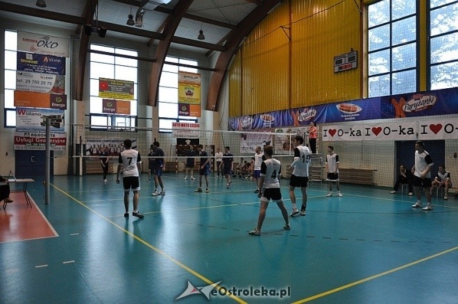 XII Mistrzostwa Miasta Ostrołęki Szkół Średnich w piłce siatkowej [24.03.2014] - zdjęcie #11 - eOstroleka.pl
