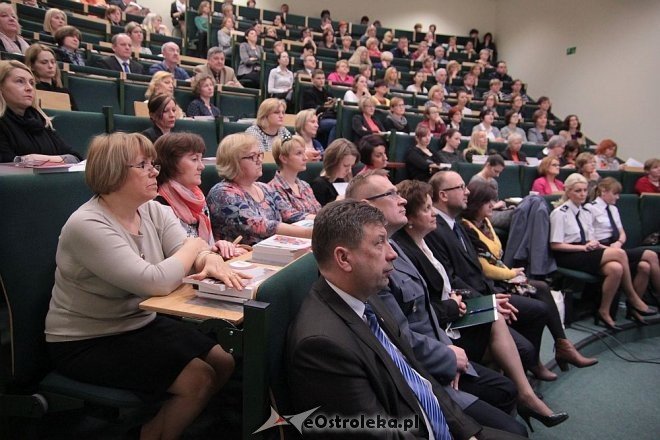 O bezpieczeństwie dzieci w szkole i rodzinie – wspólna konferencja policji i kuratora oświaty [26.03.2014] - zdjęcie #2 - eOstroleka.pl