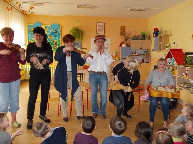 Obchody Dni Kultury Kurpiowskiej w Przedszkolu Miejskim Nr 17 [17-21.03.2014] - zdjęcie #62 - eOstroleka.pl