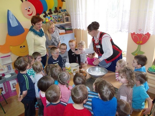 Obchody Dni Kultury Kurpiowskiej w Przedszkolu Miejskim Nr 17 [17-21.03.2014] - zdjęcie #12 - eOstroleka.pl