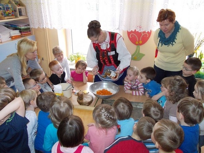 Obchody Dni Kultury Kurpiowskiej w Przedszkolu Miejskim Nr 17 [17-21.03.2014] - zdjęcie #13 - eOstroleka.pl