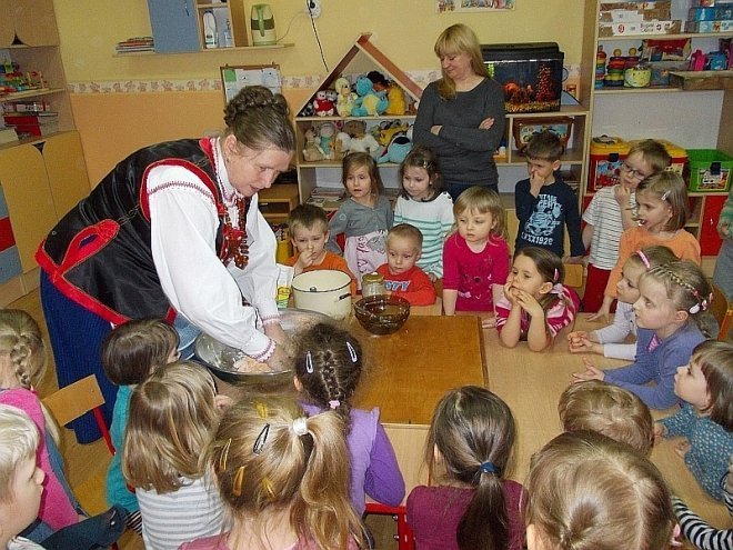 Obchody Dni Kultury Kurpiowskiej w Przedszkolu Miejskim Nr 17 [17-21.03.2014] - zdjęcie #19 - eOstroleka.pl