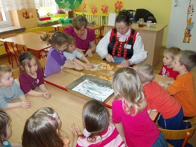 Obchody Dni Kultury Kurpiowskiej w Przedszkolu Miejskim Nr 17 [17-21.03.2014] - zdjęcie #24 - eOstroleka.pl