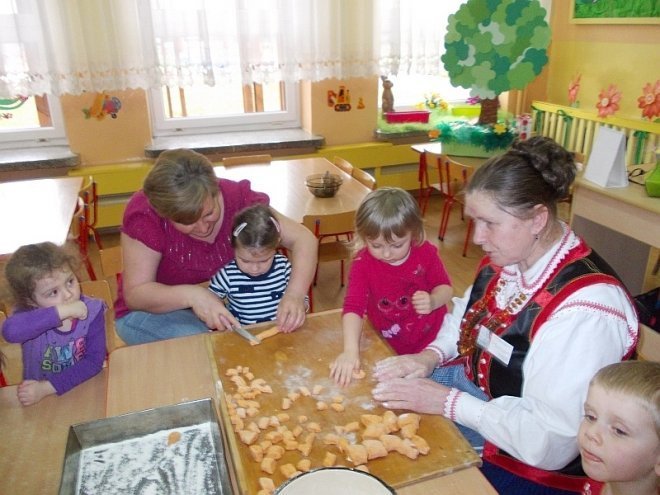 Obchody Dni Kultury Kurpiowskiej w Przedszkolu Miejskim Nr 17 [17-21.03.2014] - zdjęcie #27 - eOstroleka.pl