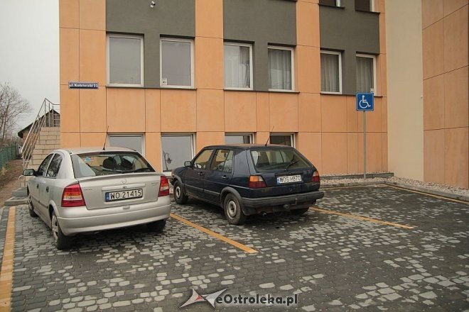 Odnowiony Urząd Gminy w Rzekuniu z większą ilością miejsc parkingowych [27.03.2014] - zdjęcie #13 - eOstroleka.pl