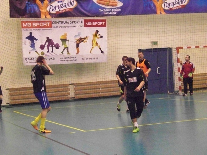 Nocna Liga Futsalu - 14. kolejka (28.03.2014) - zdjęcie #2 - eOstroleka.pl