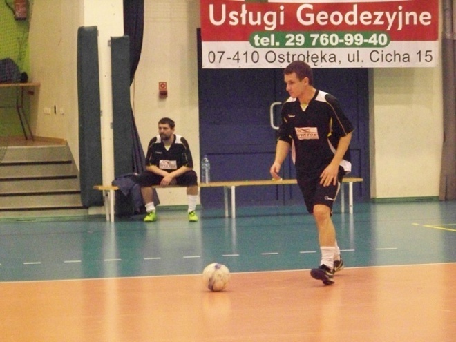 Nocna Liga Futsalu - 14. kolejka (28.03.2014) - zdjęcie #10 - eOstroleka.pl