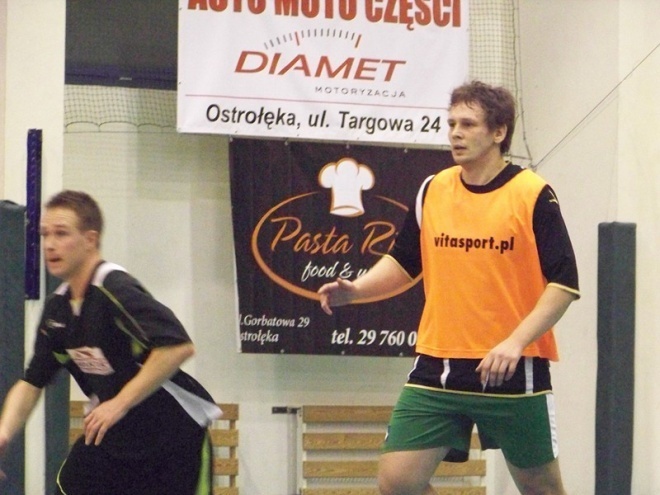 Nocna Liga Futsalu - 14. kolejka (28.03.2014) - zdjęcie #20 - eOstroleka.pl