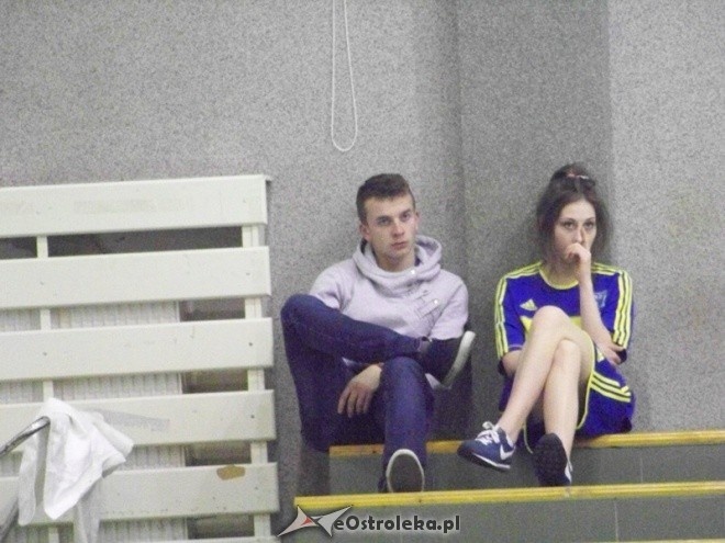 XII Mistrzostwa Miasta Ostrołęki Szkół Średnich w koszykówce kobiet (30.03.2014) - zdjęcie #29 - eOstroleka.pl