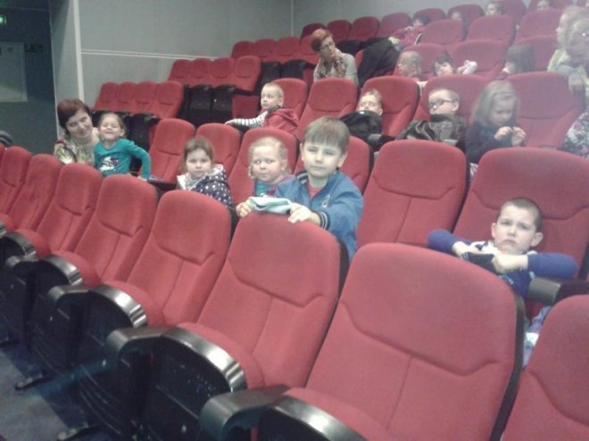 Przedszkolaki z Goworowa odwiedziły teatr [01.03.2014] - zdjęcie #4 - eOstroleka.pl
