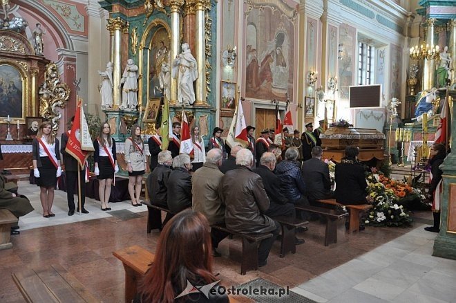 Pogrzeb kapitana Edwarda Mierzejewskiego [02.04.2014] - zdjęcie #1 - eOstroleka.pl