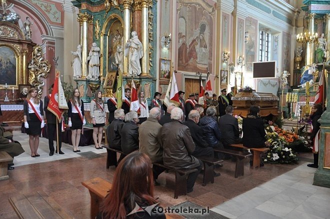 Pogrzeb kapitana Edwarda Mierzejewskiego [02.04.2014] - zdjęcie #32 - eOstroleka.pl