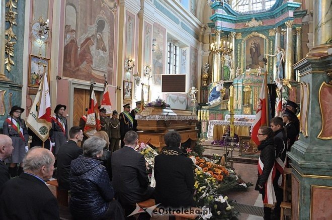 Pogrzeb kapitana Edwarda Mierzejewskiego [02.04.2014] - zdjęcie #31 - eOstroleka.pl