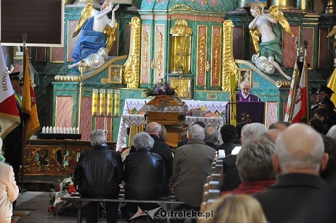 Pogrzeb kapitana Edwarda Mierzejewskiego [02.04.2014] - zdjęcie #8 - eOstroleka.pl