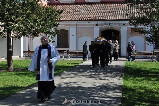 Pogrzeb kapitana Edwarda Mierzejewskiego [02.04.2014] - zdjęcie #18 - eOstroleka.pl