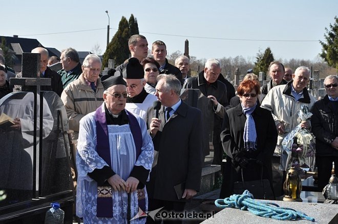 Pogrzeb kapitana Edwarda Mierzejewskiego [02.04.2014] - zdjęcie #29 - eOstroleka.pl