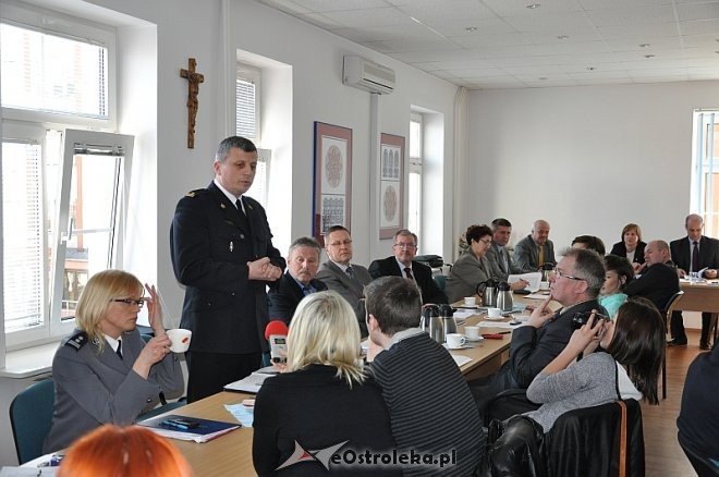 XLIII sesja Rady Powiatu w Ostrołęce [02.04.2014] - zdjęcie #6 - eOstroleka.pl