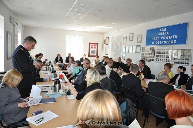XLIII sesja Rady Powiatu w Ostrołęce [02.04.2014] - zdjęcie #5 - eOstroleka.pl