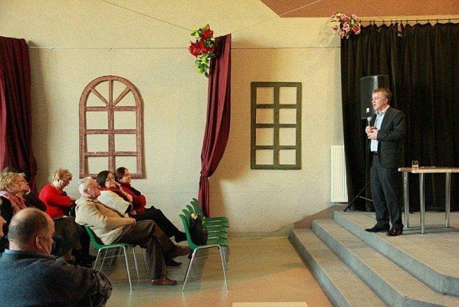 Wykład Janusza Kotowskiego na Ostrołęckim Uniwersytecie Trzeciego Wieku [03.02.2014] - zdjęcie #4 - eOstroleka.pl