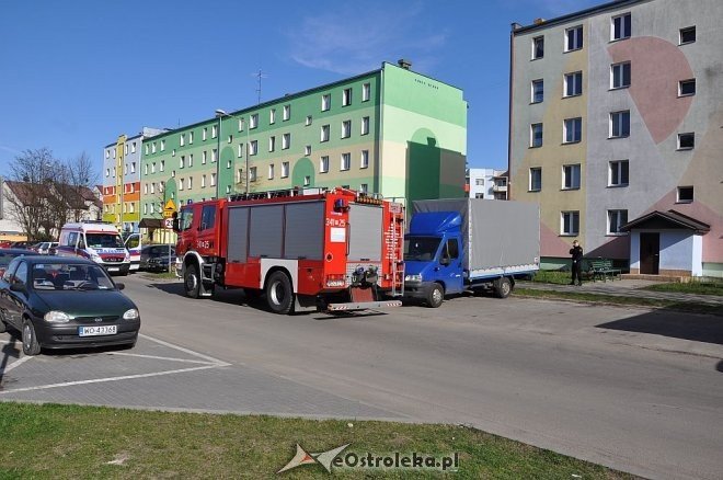 Ewakuacja mieszkańców z ulicy Grota Roweckiego [04.04.2014] - zdjęcie #4 - eOstroleka.pl