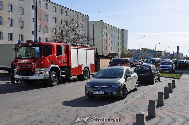 Ewakuacja mieszkańców z ulicy Grota Roweckiego [04.04.2014] - zdjęcie #6 - eOstroleka.pl
