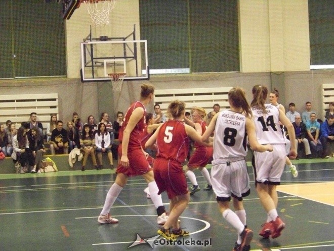 Unia Basket Ostrołęka - Wisła Kraków (04.04.2014) - zdjęcie #3 - eOstroleka.pl