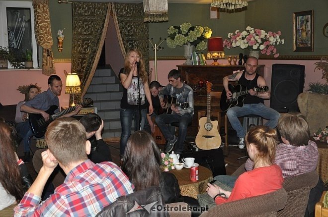 Koncert zespołu Vinyl w Kafeterii [04.04.2014] - zdjęcie #2 - eOstroleka.pl