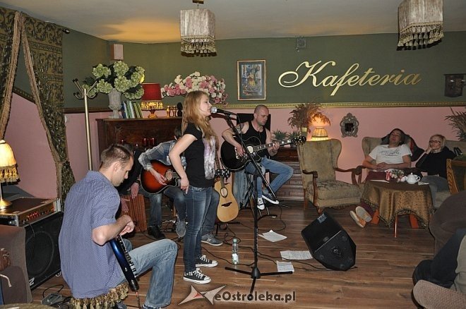 Koncert zespołu Vinyl w Kafeterii [04.04.2014] - zdjęcie #1 - eOstroleka.pl