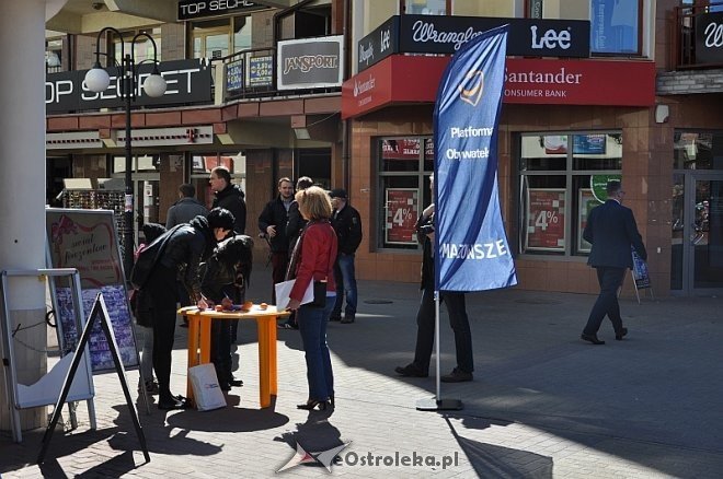 Julia Pitera w Ostrołęce [05.04.2014] - zdjęcie #8 - eOstroleka.pl