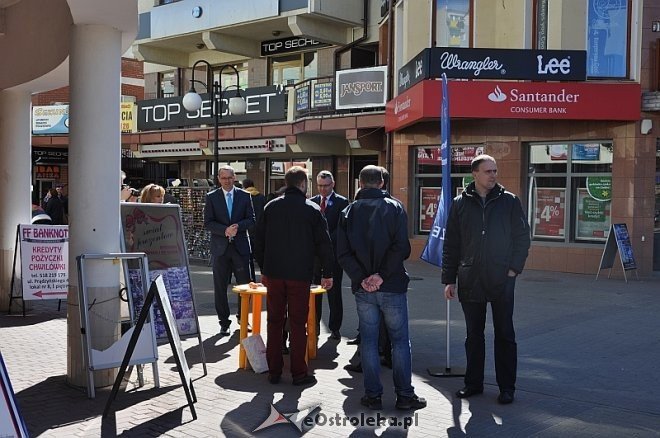 Julia Pitera w Ostrołęce [05.04.2014] - zdjęcie #2 - eOstroleka.pl