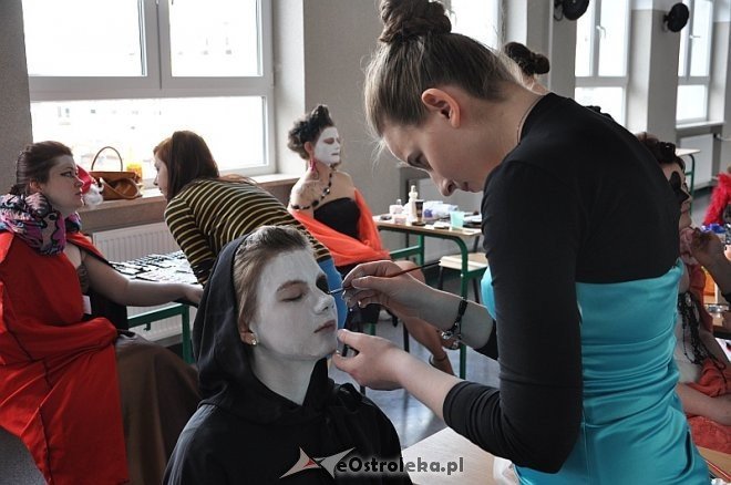 III Szkolny Konkurs Makijażu „Karnawał w Wenecji” [06.04.2014] - zdjęcie #18 - eOstroleka.pl