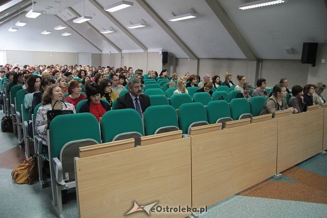 Konferencja pn. „Wspomaganie rozwoju dzieci z autyzmem” [07.04.2014] - zdjęcie #3 - eOstroleka.pl