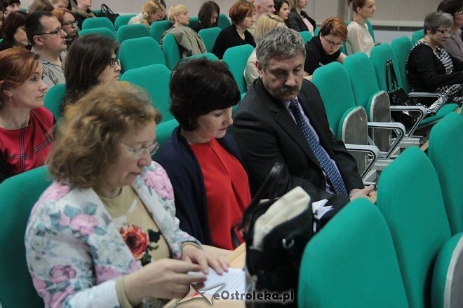 Konferencja pn. „Wspomaganie rozwoju dzieci z autyzmem” [07.04.2014] - zdjęcie #6 - eOstroleka.pl