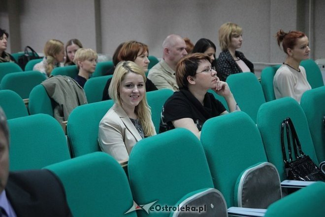 Konferencja pn. „Wspomaganie rozwoju dzieci z autyzmem” [07.04.2014] - zdjęcie #8 - eOstroleka.pl