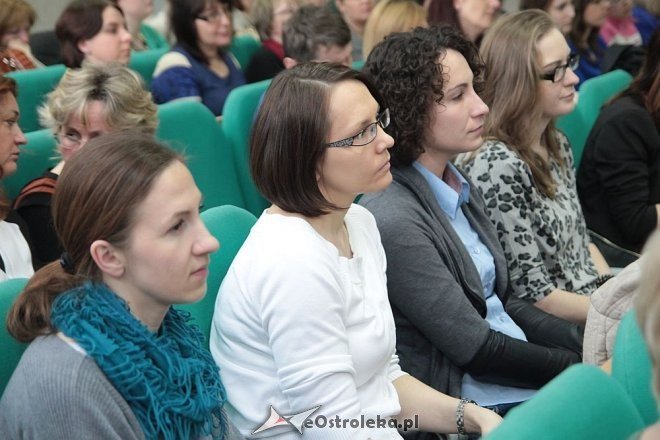 Konferencja pn. „Wspomaganie rozwoju dzieci z autyzmem” [07.04.2014] - zdjęcie #32 - eOstroleka.pl