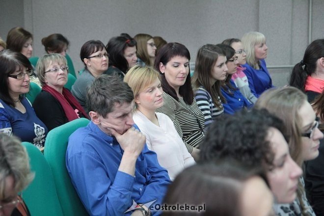 Konferencja pn. „Wspomaganie rozwoju dzieci z autyzmem” [07.04.2014] - zdjęcie #34 - eOstroleka.pl