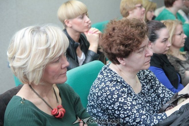 Konferencja pn. „Wspomaganie rozwoju dzieci z autyzmem” [07.04.2014] - zdjęcie #35 - eOstroleka.pl
