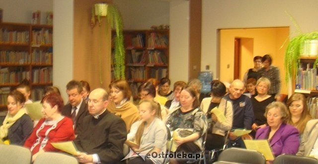 Wieczór poświęcony Janowi Pawłowi II pn. „O Człowieku, który zmienił Świat” [07.04.2014] - zdjęcie #3 - eOstroleka.pl