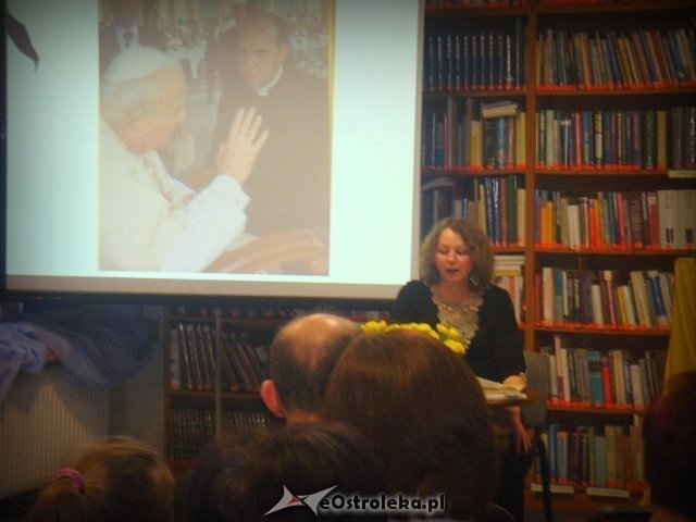 Wieczór poświęcony Janowi Pawłowi II pn. „O Człowieku, który zmienił Świat” [07.04.2014] - zdjęcie #1 - eOstroleka.pl