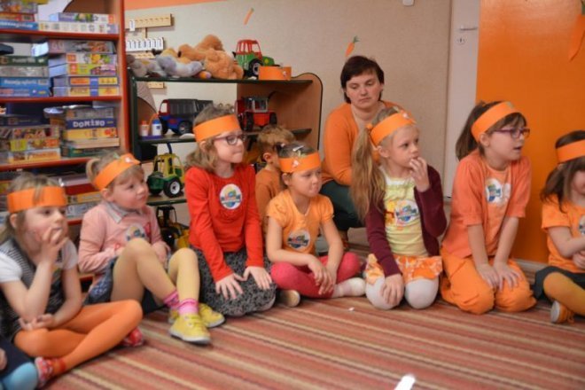 „Światowy dzień marchewki” w Przedszkolu Samorządowym w Goworowie [08.04.2014] - zdjęcie #21 - eOstroleka.pl