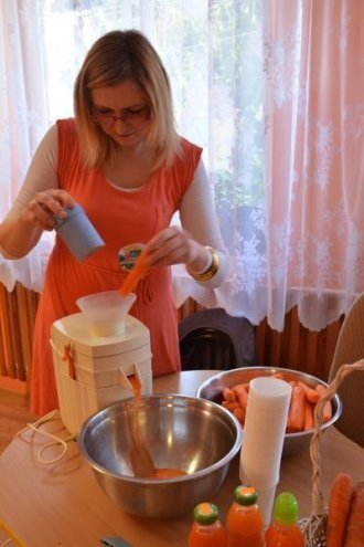 „Światowy dzień marchewki” w Przedszkolu Samorządowym w Goworowie [08.04.2014] - zdjęcie #9 - eOstroleka.pl