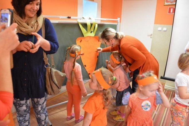 „Światowy dzień marchewki” w Przedszkolu Samorządowym w Goworowie [08.04.2014] - zdjęcie #2 - eOstroleka.pl