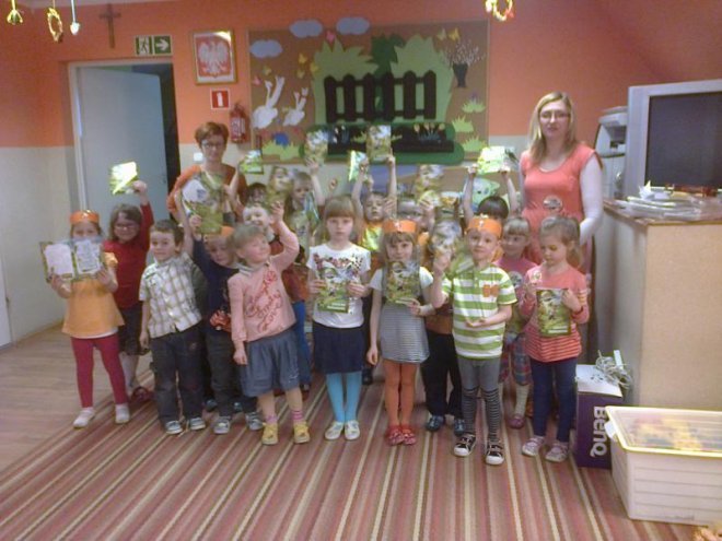 „Światowy dzień marchewki” w Przedszkolu Samorządowym w Goworowie [08.04.2014] - zdjęcie #1 - eOstroleka.pl