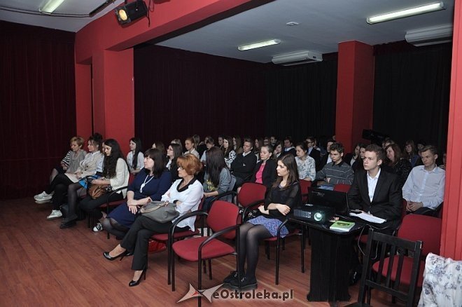 „Festiwal Nauki”: Debata społeczna „Dlaczego warto pomagać?” [09.04.2014] - zdjęcie #2 - eOstroleka.pl