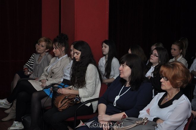 „Festiwal Nauki”: Debata społeczna „Dlaczego warto pomagać?” [09.04.2014] - zdjęcie #4 - eOstroleka.pl