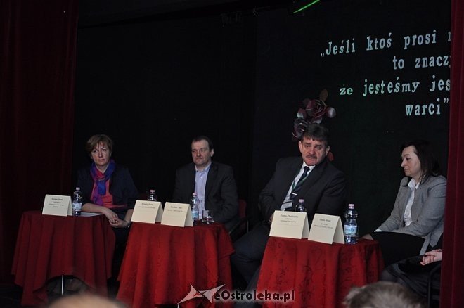 „Festiwal Nauki”: Debata społeczna „Dlaczego warto pomagać?” [09.04.2014] - zdjęcie #7 - eOstroleka.pl