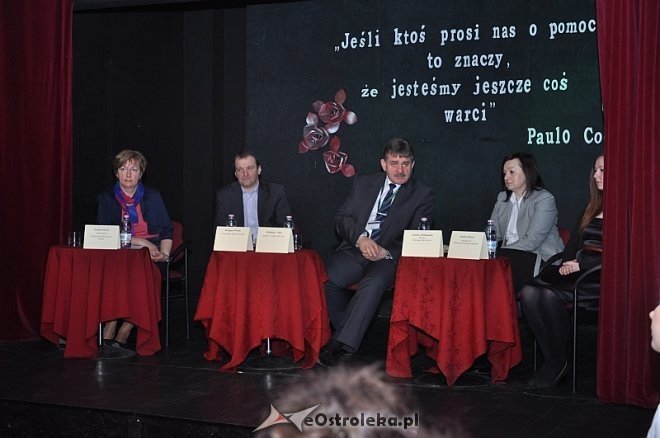 „Festiwal Nauki”: Debata społeczna „Dlaczego warto pomagać?” [09.04.2014] - zdjęcie #8 - eOstroleka.pl