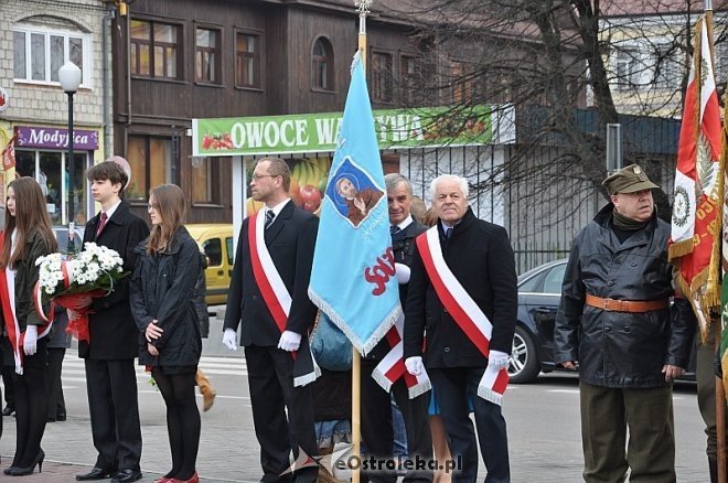 Miejskie obchody 4. rocznicy katastrofy smoleńskiej [10.04.2014]  - zdjęcie #3 - eOstroleka.pl