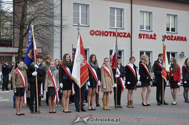 Miejskie obchody 4. rocznicy katastrofy smoleńskiej [10.04.2014]  - zdjęcie #13 - eOstroleka.pl